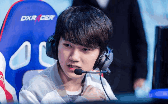 JackeyLove是本赛季伊泽瑞尔使用最多、胜率最高的选手