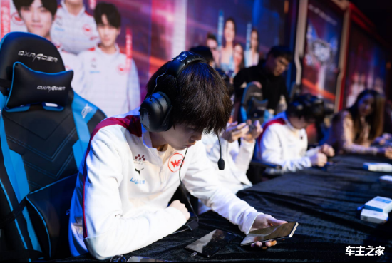 Team WE ：下路选手Stay将下放二队担任AD，将随队征战LDL